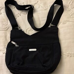 Baggallini Sleek Black Crossbody Bag